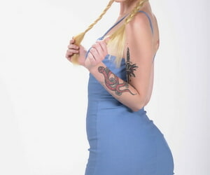 Anorektik Sarışın için saçları örgülü marilyn johnson Oynar için İkili gloryhole BBCs