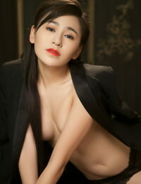 Asian goddess Wu Muxi posing be advisable for naked playboy pictures indoors