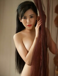 Asiatique déesse wu muxi posant être conseillé pour Nu playboy photos à l