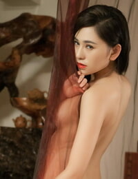 Asiatische Göttin wu muxi posing werden ratsam für Nackt playboy Bilder drinnen