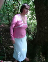 eski Kadın Sürtük scot Susan Verir bir oral seks içinde bu woods sonra barikat onu apple dipleri