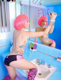 Pink haired amateur Monique Alexander passionately sucks big weenie in the shower