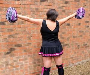 Overgewicht leek Roxy doffs een Cheerleader eeuwige in over roeien beïnvloeden knie sokken