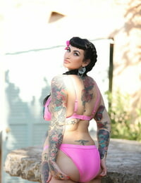 Fatty angel Cherrie Pie flaunts her hawt tattooed body & damp juggs outside