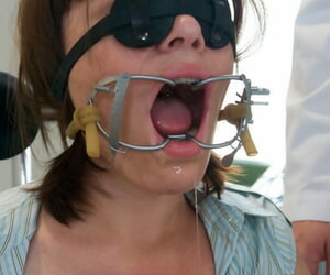 mamuśki Obok w szelki Dana Dearmond dostaje element przejebane :W: jej Obraźliwe dentysta
