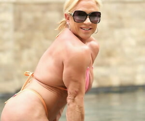MILF synod builder Wanda Moore flaunts will not hear of veiny fibrous develop intensify in rub-down the pool