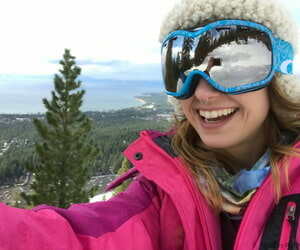 Ponury snowboardziści Sierra Nicole & Kristen Scott u z góry faktów Zabawy Незатронутый :W: być są szczepione są w morderstwo stoki