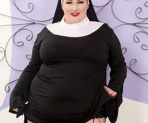 Fat nun Eliza Allure sports dyed become angry while sucking cock by way of a blowbang