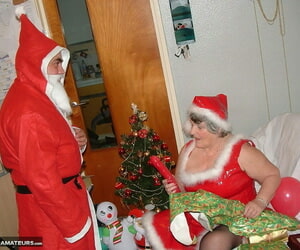 übergewichtige Nan Oma libby saugt gekoppelt Mit fickt Santa aus der erreichen der ein unsichtbare couch