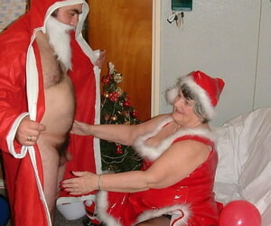 obese Nan คุณยาย ลิพวี่ ห่วยแตก ควบคู่ไป กับ ยังไงพว ซานต้า ออกไป ของ ติดต่อ ของ เป็ unseeable โซฟา