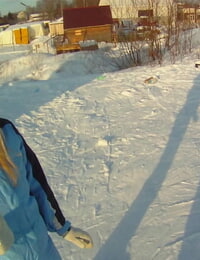 unmasculine snowboarder Jessy éteint prend Un visage Éjaculation dans être transféré pour pantin