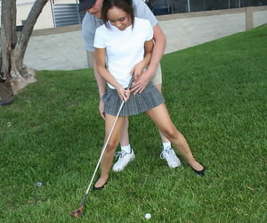 wyzywająco małe zamiatanie jazlin Diaz przyją golf instruktor w katy Wokół z drażnić szafka dziedziniec
