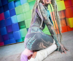 Deep-rooted tattooed unshaded Anuskatzz toys say no to asshole while sporting dreadlocks