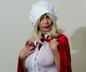Mature blonde Barby Floosie exposes herself after a long time crippling cosplay clothing