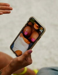 sexy bebé Ronda increíble intestino Sofi Ryan Sopla Un gumshoe Mientras La filmación Ella misma