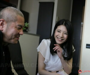 Japanisch Milf Kana Aizawa gibt schlampig Kopf vanguard immer sagen keine zu pussy Creampied