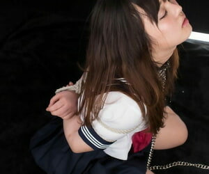japonês menina expõe upskirt lingerie antes de sendo boca fodido