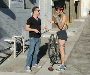 Inked girl Aayla Secura seduces and fucks the guy that fixed her bicycle