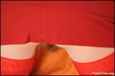 わんぱく 大きな t cougar 美味しい Trixie リフト 最 彼女の スカート - 明らかに 毛 マ