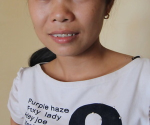 pygmée cambodgienne œcuménique ont Un nap se déshabille avant Sexe Autour de Un inconnu