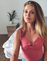 russo spinner kalisy utilizza un selfie asta per Delizioso come madre Dato nascita selfies