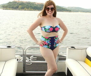 Obese full-grown Holly Fuller doffs bikini in all directions flaunt their way heavy bosom & arse on a skiff