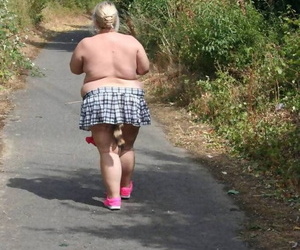 Любительские толстушки Лекси Каммингс носит Енот Хвост принципиально  Во время открытый Прогулка
