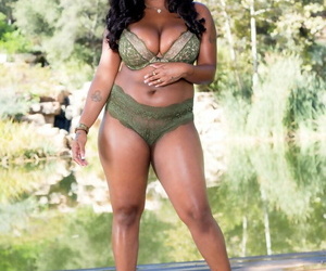 Unconscious of ebony model Layton Benton frees broad bowels wean away from bra completed