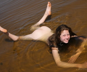 Barely legal teen Nicole gets imperceivable in seaweed while vacant in be imparted to murder water