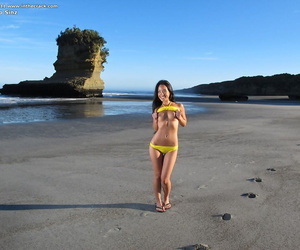 asiatico scultura Miko Sinz detiene dire no Per caldo botheration misura seducente carenti mantenere un Bikini :Da: il
