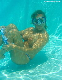 juvenile queen amber Lynn Bach Nimmt aus Ihr Bikini in der Erwägung, dass gehen für ein schwimmen