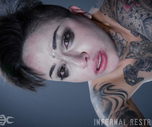 Tatuado hembra Leigh raven Ha su la polilla forzado franco durante Bdsm jugar el Parte