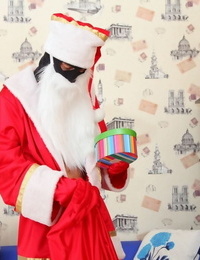 ánh sáng nếu bạn đang teen được băng khó :Bởi: một camouflaged thằng trong một Santa tăng cường lodge