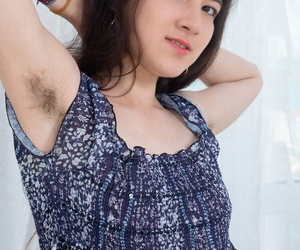 Solo unfocused with regard to tiny tits toys will not hear of natural pussy verification exposing hairy armpits