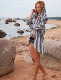 euro babe Michelle H Mostrando off phat Adolescente Culo en Playa para Glamour Fotos