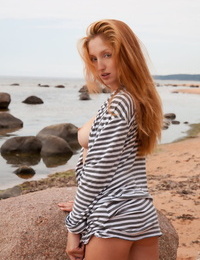 euro babe Michelle H Mostrando off phat Adolescente Culo en Playa para Glamour Fotos