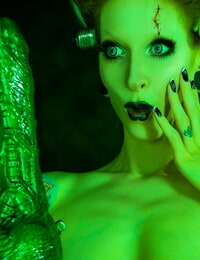 Solo exhibit Razor Candi gains freaky with a massive toy dick as Bride of Frankenstein