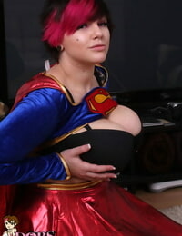 Cosplay dear Dors Feline unveils the super wobblers behind the super hero dress