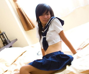 亚洲 女生 Puy 体育运动 一个 暨 脸部 后 她的 可爱的 内裤 都 暴露