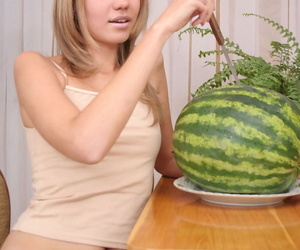 Frech teen Mit Wassermelone Teil 279