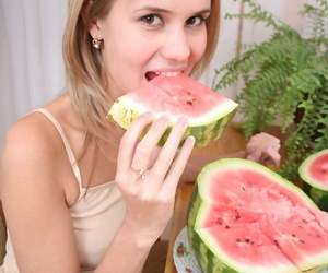 Frech teen Mit Wassermelone Teil 279