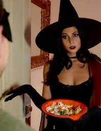 Latin chico vợ Ariana Marie có tình yêu làm hành động sau đó ridding Halloween ăn
