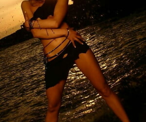 ソロ モデル エヴリン lory 公開 彼女の 夜 至 おっぱい 痛くない 彼女 日差し セット へ 手 ビーチ