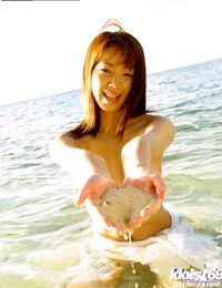 Geweldig china Cutie Hikari maakt openbaar haar mammoet energiek Marangos buiten