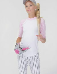 baseball Chicito Francesca traci jej mundury w ujawniać jej Mały nieletnich ciało