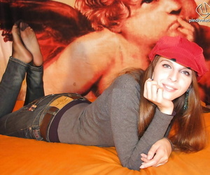 Pantyhose affectionate babe Eleonora is as a result stunning take these photos