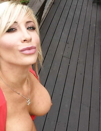 Big-tit blonde Tasha Reign is congress hot topless selfies on cam