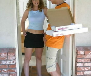 Pizza guys hunting for not roundabout tasty pussy be advantageous to be in charge hot milf Holly Boyfriend