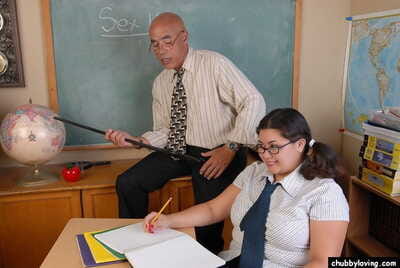 ssbbw estudante tem um Grande professor pau cerca de empurrou para baixo ela garganta