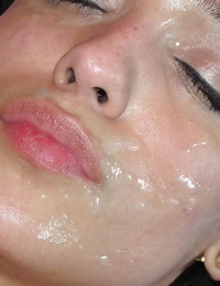 لالين دمية فتاة ميلاني ريوس إعطاء Deepthroat BJ قبل إلى القذف تدفق على جذابة الوجه